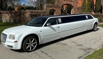 chrysler-limousine-set-fra-siden.jpg